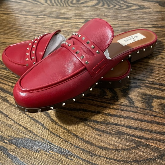 NWT and original box Valentino Garavani mules. Size: EU 39. - Picture 5 of 7